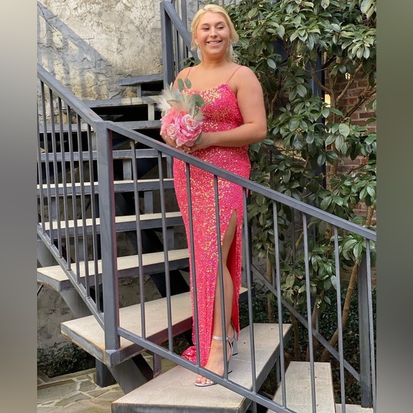 PROM DRESS - Picture 9 of 16